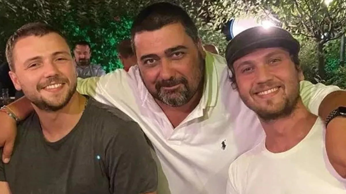 Köknar Rüştü Tezay Kimdir?